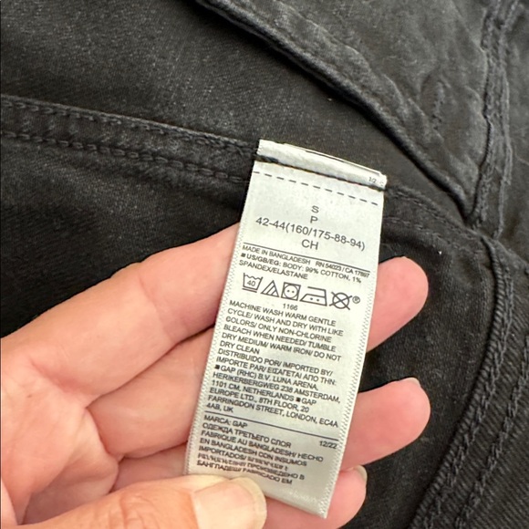 GAP PUFF SLEEVE BLACK DENIM JACKET, Size Small - Picture 7 of 9